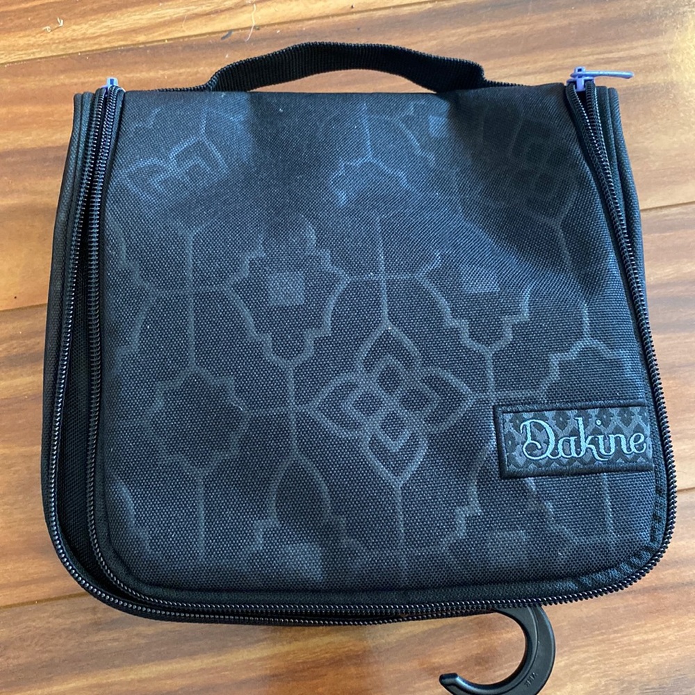 DaKine hanging toiletry bag